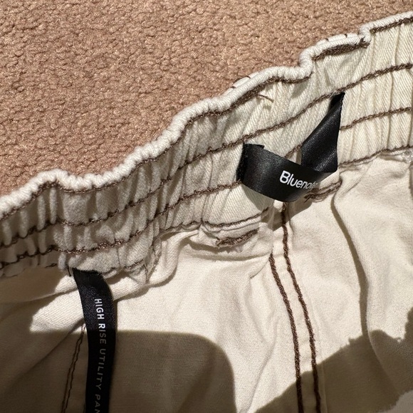 Aeropostale Blue ripped jeans size 4 bluenotes cream pants size small - Picture 4 of 5